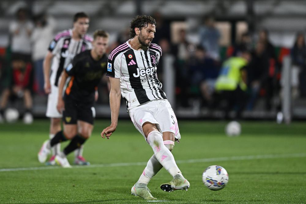 辽宁男篮在俱乐部杯第二战中以44-36击败合肥狂风，首节领先，次节反超，半场结束领先18分。